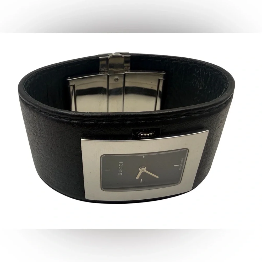 Gucci 7800L Vintage Ladies Black Leather Bangle Cuff Watch - Swiss Made